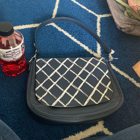 Thirty one bag that changes to a cross body. - Picture 1 of 3